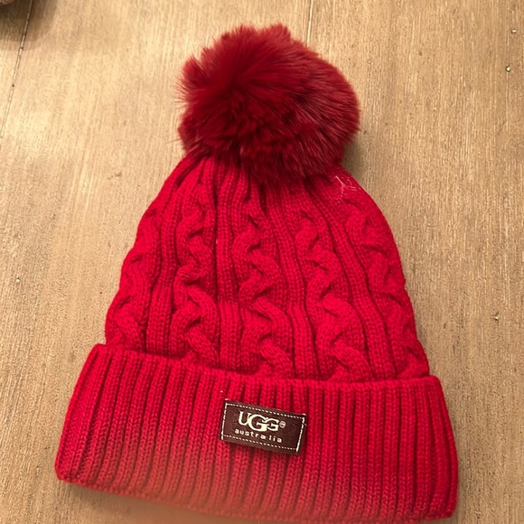 UGG Accessories - UGG pom Pom beanie
